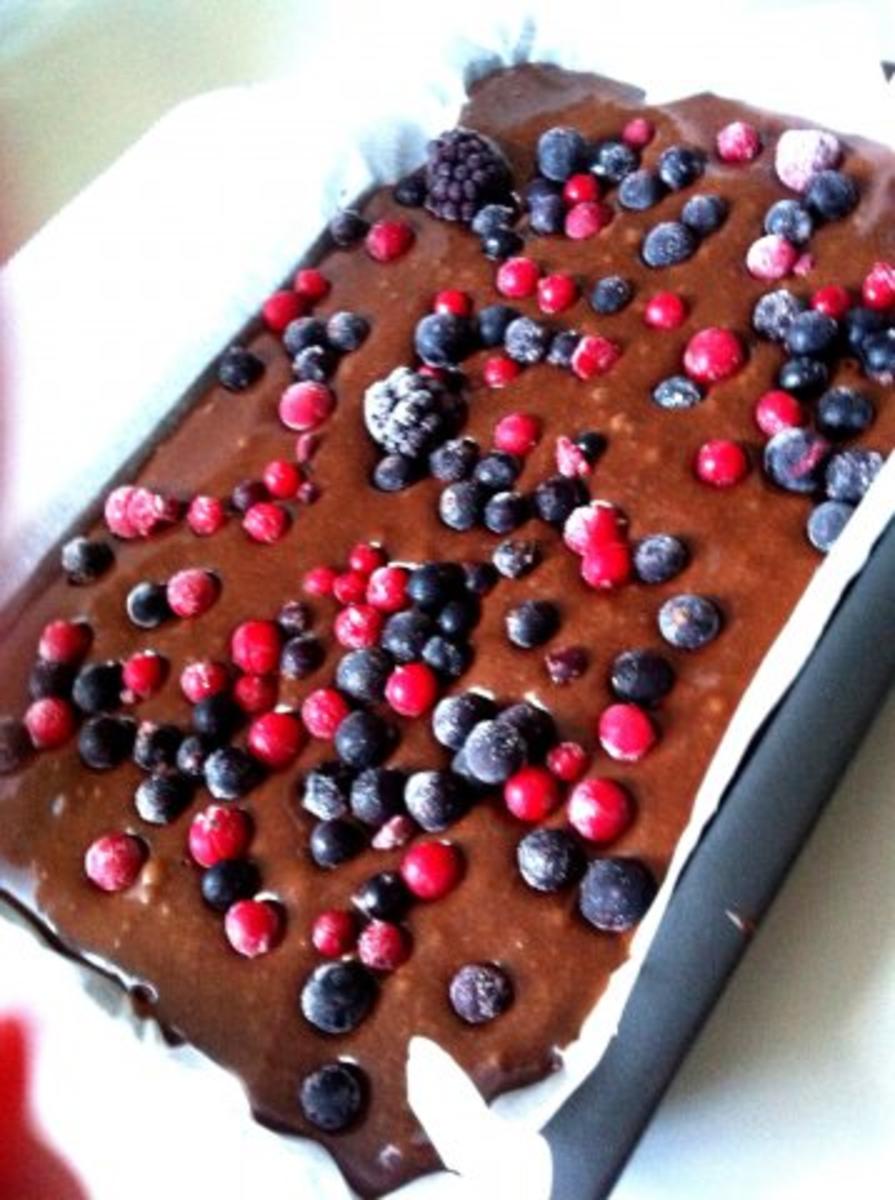 Saftige Beeren-Brownies - Rezept mit Bild - kochbar.de