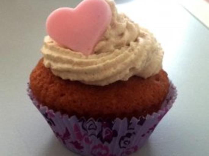 Spekulatius Cupcakes mit Zimt Frosting - schnell &amp; einfach - 79 kcal/100g