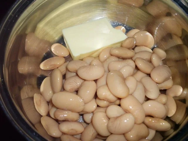 Rezept: Kräuterbohnen auf Rosmarinsteack Bild Nr. 2 Kräuterbohnen auf Rosmarinsteack - Rezept - Bild Nr. 2