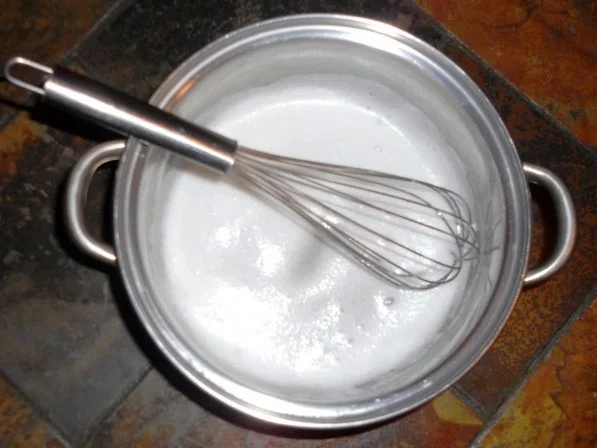 Rezept: Anleitung zum KLÄREN von Hühnerbrühe - für "Ostpr. Festtagssuppe" (Rzpt. um 1910) Anleitung zum KLÄREN von Hühnerbrühe - für "Ostpr. Festtagssuppe" (Rzpt. um 1910) - Rezept