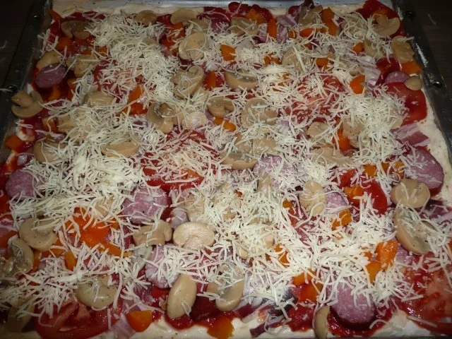 Pizza Spezial !! - Rezept