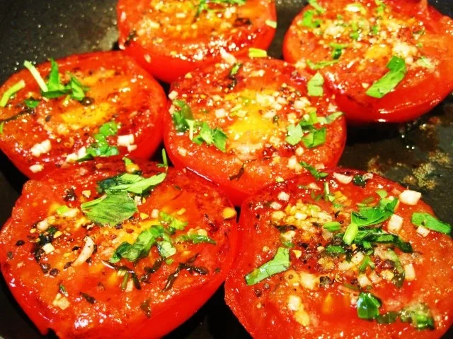 Rezept: Brat-Tomaten mit Knoblauch ... Bild Nr. 4 Brat-Tomaten mit Knoblauch ... - Rezept - Bild Nr. 4