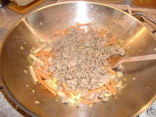 Scharfe Reisnudeln mit Hackfleisch aus dem Wok - Rezept - Bild Nr. 11