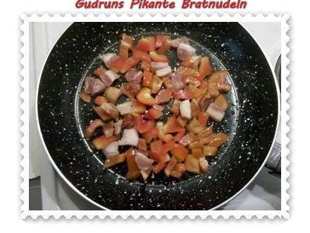 Nudeln: Bratnudeln mit Paprika, Käse und Speck - Rezept - Bild Nr. 4