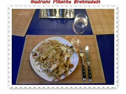 Nudeln: Bratnudeln mit Paprika, Käse und Speck - Rezept - Bild Nr. 6