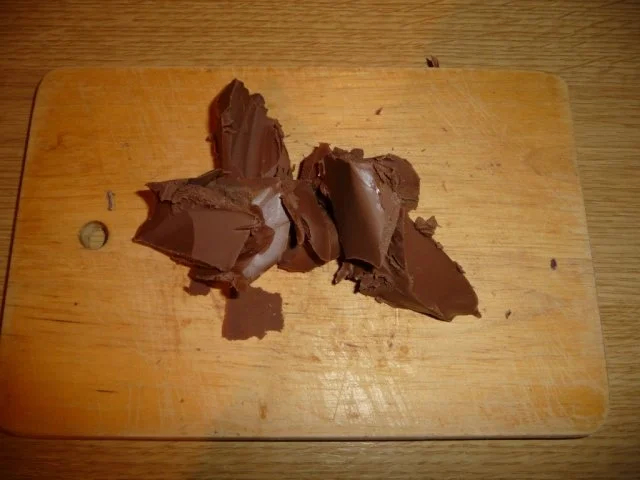 Rezept: Nougatpralinen mit Haselnusskrokant Bild Nr. 3 Nougatpralinen mit Haselnusskrokant - Rezept - Bild Nr. 3