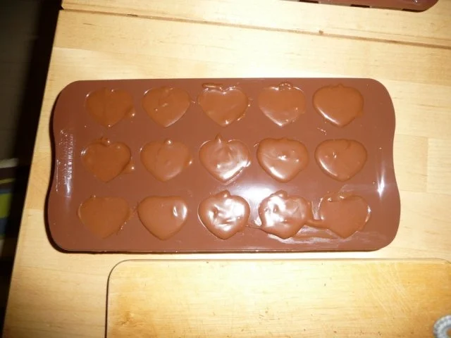 Rezept: Nougatpralinen mit Haselnusskrokant Bild Nr. 6 Nougatpralinen mit Haselnusskrokant - Rezept - Bild Nr. 6