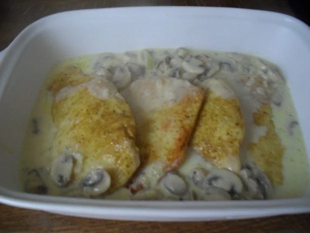 Putenschnitzel gratiniert mit Champignonsoße - Rezept - Bild Nr. 12