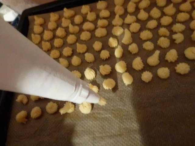 Rezept: Würzige Sylvesterkrönchen, ein Snak für zwischendurch Bild Nr. 3 Würzige Sylvesterkrönchen, ein Snak für zwischendurch - Rezept - Bild Nr. 3