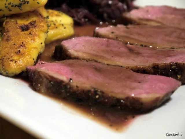 Rosa gebratene Entenbrust mit Rotweinsauce - Rezept