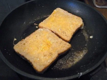 Rezept: Eiertoast mit Leberkäse und Krautsalat Bild Nr. 2 Eiertoast mit Leberkäse und Krautsalat - Rezept - Bild Nr. 2