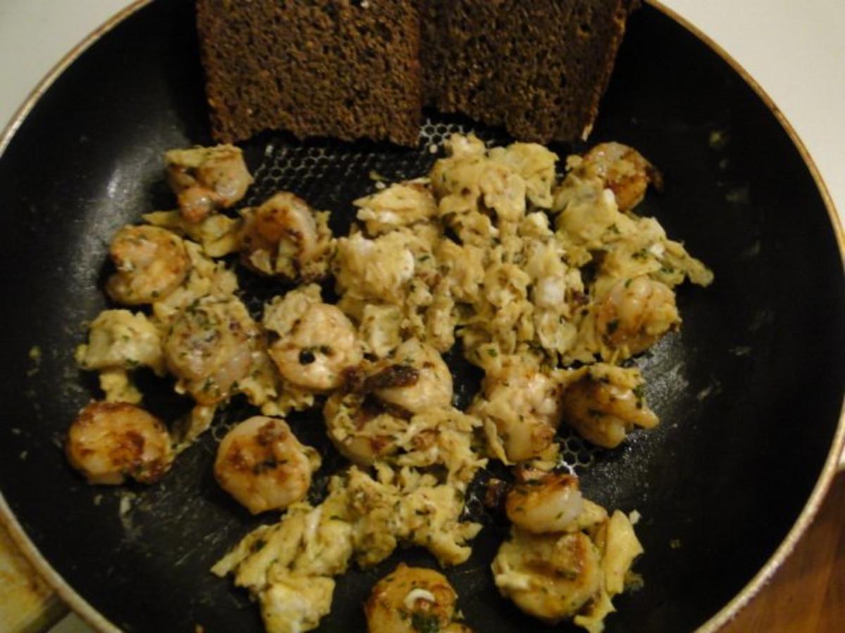 Rühreier mit Garnelen und Salzgurken und das zum Frühstück!! - Rezept ...