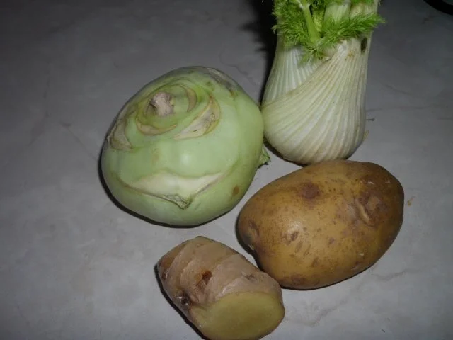 Rezept: Kohlrabi-Fenchel-Cremsüppchen Bild Nr. 2 Kohlrabi-Fenchel-Cremsüppchen - Rezept - Bild Nr. 2