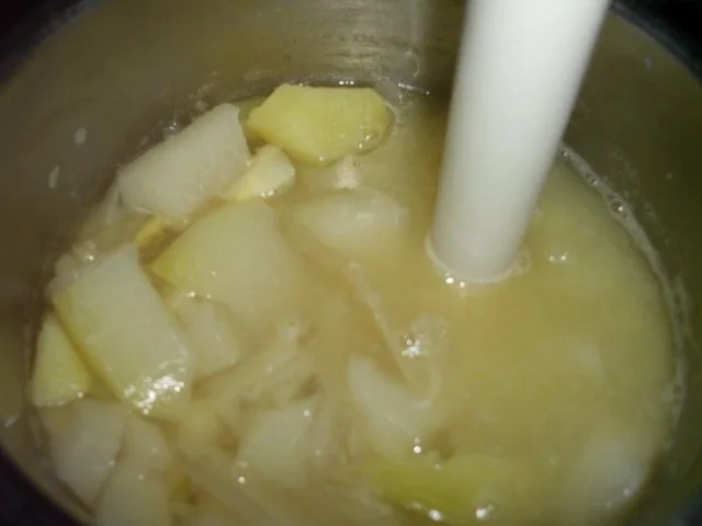 Rezept: Kohlrabi-Fenchel-Cremsüppchen Bild Nr. 5 Kohlrabi-Fenchel-Cremsüppchen - Rezept - Bild Nr. 5