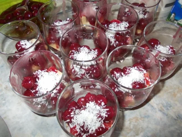 Rezept: Kirsch-Tiramisu im Glas Bild Nr. 4 Kirsch-Tiramisu im Glas - Rezept - Bild Nr. 4