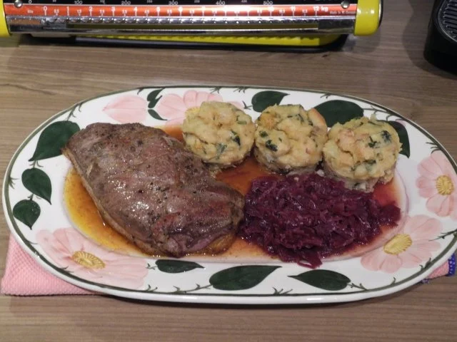 Heilig Abend Essen 2012 : Entenbrust an Rotkohl dazu Kartoffel-Semmelknödel - Rezept - Bild Nr. 21