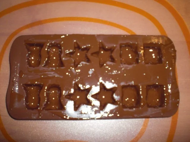 Rezept: Schokopralinen mit Mandel-Zimtcreme Bild Nr. 11 Schokopralinen mit Mandel-Zimtcreme - Rezept - Bild Nr. 11