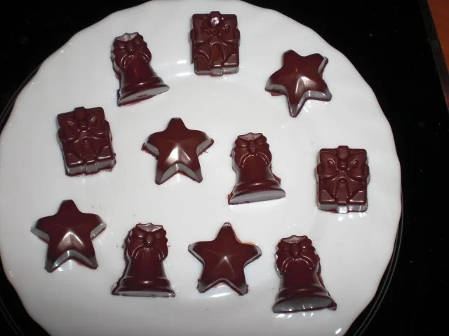 Rezept: Schokopralinen mit Mandel-Zimtcreme Bild Nr. 2 Schokopralinen mit Mandel-Zimtcreme - Rezept - Bild Nr. 2