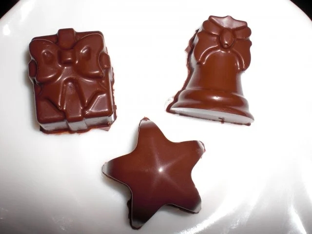 Rezept: Schokopralinen mit Mandel-Zimtcreme Schokopralinen mit Mandel-Zimtcreme - Rezept