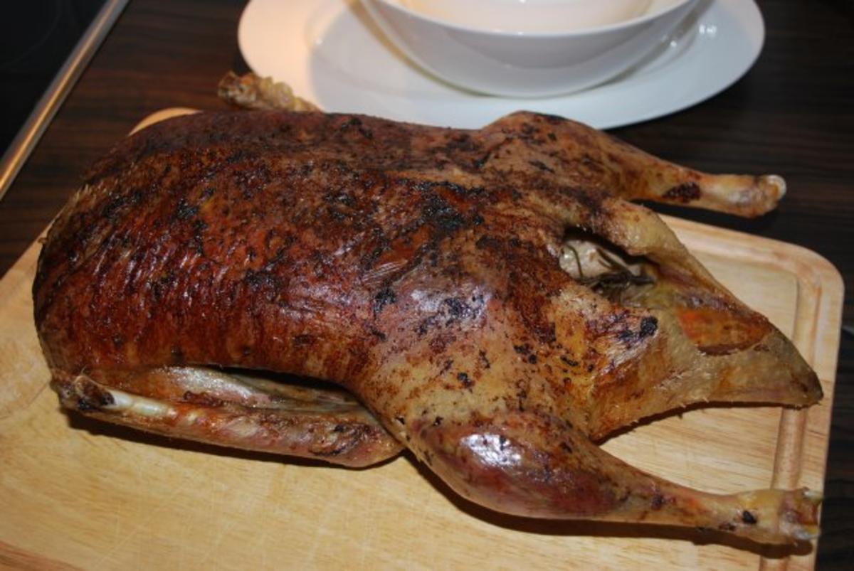 Rosmarin-Ente aus dem Ofen mit Feigensauce - Rezept