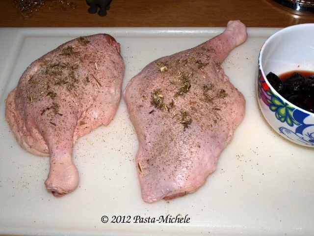 Rezept: Gänsekeulen nach pommerscher Art mit Backpflaumensauce Bild Nr. 2 Gänsekeulen nach pommerscher Art mit Backpflaumensauce - Rezept - Bild Nr. 2