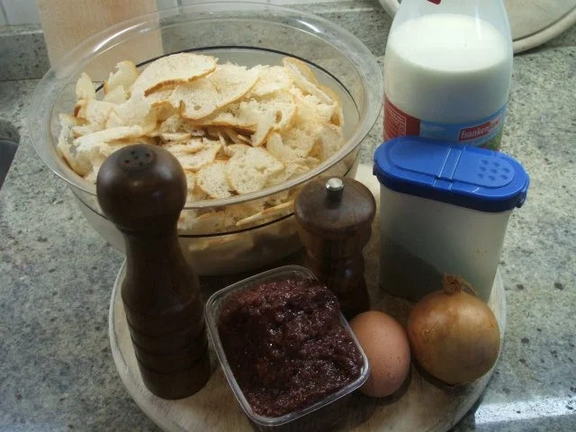 Rezept: Knödel: Meine Leberknödel Bild Nr. 2 Knödel: Meine Leberknödel - Rezept - Bild Nr. 2