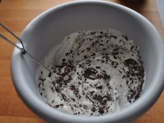 Rezept: Pfirsich-Stracciatella-Creme Bild Nr. 11 Pfirsich-Stracciatella-Creme - Rezept - Bild Nr. 11