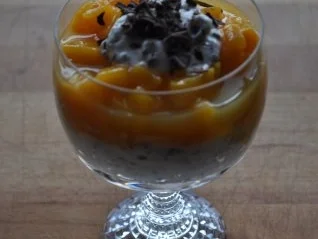 Rezept: Pfirsich-Stracciatella-Creme Bild Nr. 12 Pfirsich-Stracciatella-Creme - Rezept - Bild Nr. 12