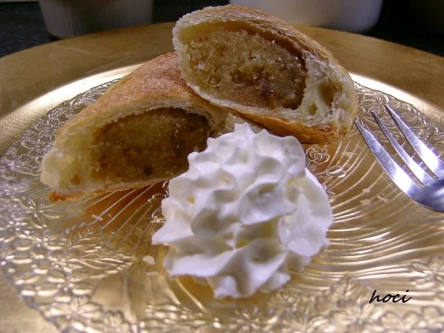 Rezept: Süsse Blätterteigwürstchen Süsse Blätterteigwürstchen - Rezept