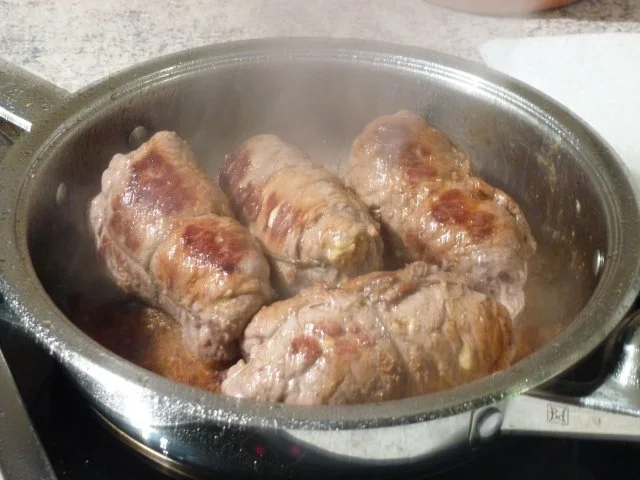 Rezept: Hirschrouladen klassischer Art, aber ohne Alkohol Bild Nr. 4 Hirschrouladen klassischer Art, aber ohne Alkohol - Rezept - Bild Nr. 4