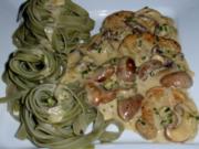 Filet in Champignon-Rahmsoße und Fettuccine agli Spinaci - Rezept