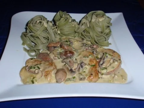 Rezept: Filet in Champignon-Rahmsoße und Fettuccine agli Spinaci Bild Nr. 15 Filet in Champignon-Rahmsoße und Fettuccine agli Spinaci - Rezept - Bild Nr. 15