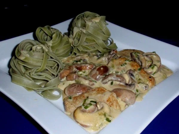 Rezept: Filet in Champignon-Rahmsoße und Fettuccine agli Spinaci Bild Nr. 16 Filet in Champignon-Rahmsoße und Fettuccine agli Spinaci - Rezept - Bild Nr. 16