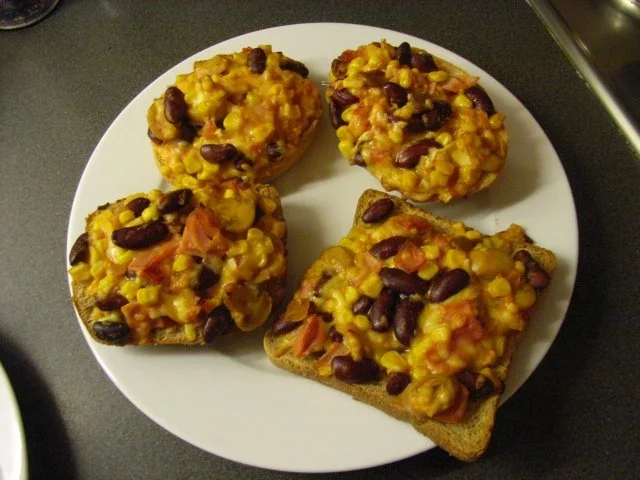 Rezept: Pizzabrötchen /Toast Mexicana Pizzabrötchen /Toast Mexicana - Rezept