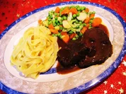 Frühlingszwiebeln mit Möhren und Erbsen ... - Rezept