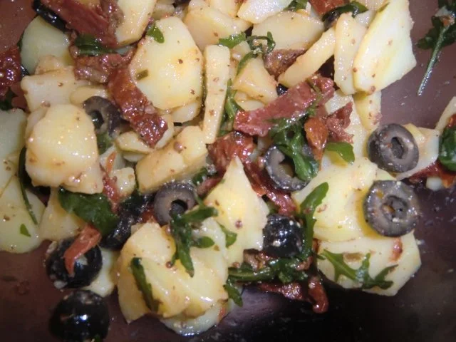 Kartoffelsalat mit getrockneten Tomaten - Rezept