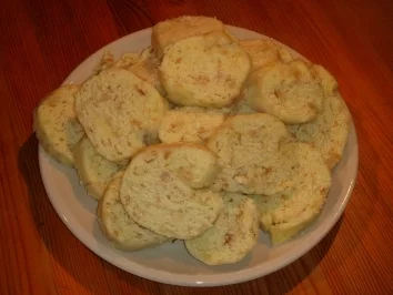 Rezept: Böhmische Semmelknödel Böhmische Semmelknödel - Rezept