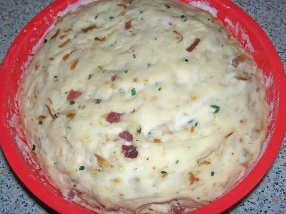 Rezept: Zwiebel-Schinken-Brot Bild Nr. 2 Zwiebel-Schinken-Brot - Rezept - Bild Nr. 2