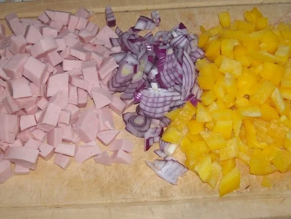 Pikanter Nudel-Gemüse-Auflauf mit Raclette-Käse - Rezept - Bild Nr. 2