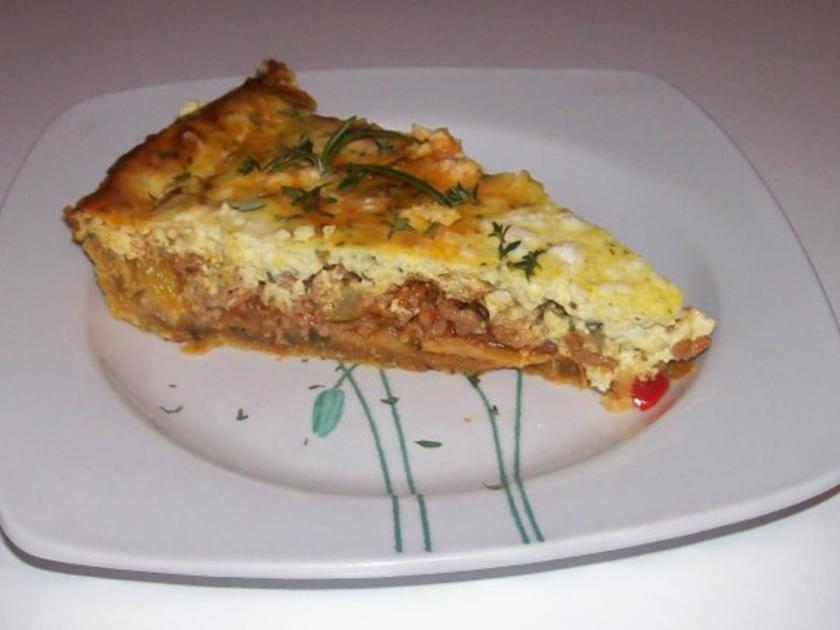 Rustikale Hackfleisch-Zucchini-Quiche mit Feta - Rezept - kochbar.de