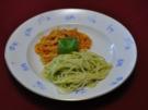Nudeln mit Pesto und Tomatensoße - Rezept