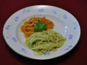 Nudeln mit Pesto und Tomatensoße - Rezept