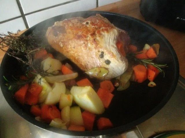 Rezept: Schweinebraten mit Möhrenfüllung Bild Nr. 8 Schweinebraten mit Möhrenfüllung - Rezept - Bild Nr. 8