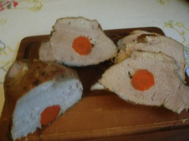 Rezept: Schweinebraten mit Möhrenfüllung Bild Nr. 2 Schweinebraten mit Möhrenfüllung - Rezept - Bild Nr. 2