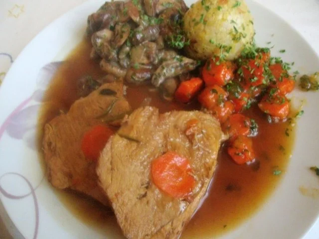 Rezept: Schweinebraten mit Möhrenfüllung Bild Nr. 15 Schweinebraten mit Möhrenfüllung - Rezept - Bild Nr. 15