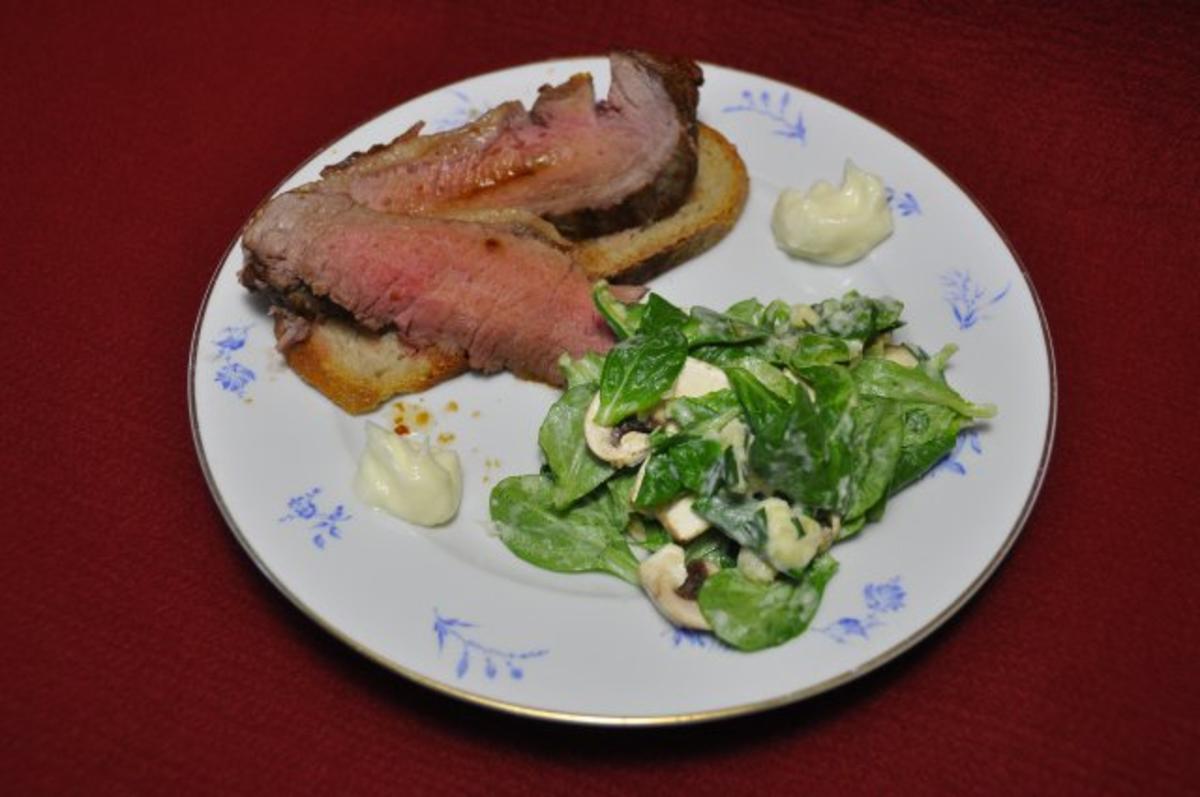 Bilder für Roastbeef auf italienischem Landbrot an Salat mit selbstgemachter Aioli - Rezept