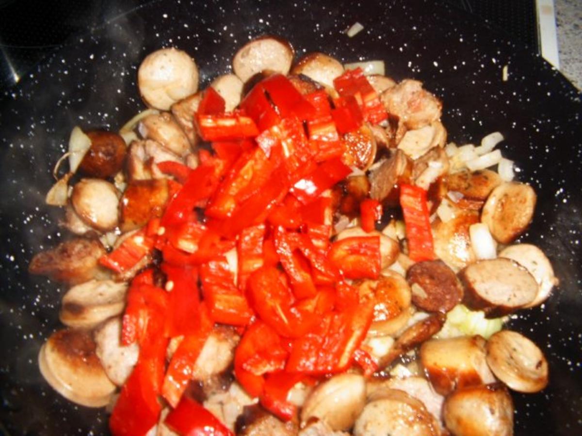 Nudel -Bratwurst Weißwurstpfanne - schnell & einfach - von wastel Nudel -Bratwurst Weißwurstpfanne - schnell & einfach - von wastel