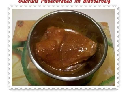 Rezept: Geflügel: Putenbraten im Teigmantel mit Sesamsoße und grüne Bohnen im Schinkenmantel Bild Nr. 4 Geflügel: Putenbraten im Teigmantel mit Sesamsoße und grüne Bohnen im Schinkenmantel - Rezept - Bild Nr. 4