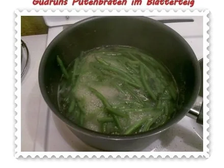 Gemüse: Putenbraten im Teigmantel mit Sesamsoße und grüne Bohnen im Schinkenmantel II - Rezept - Bild Nr. 4