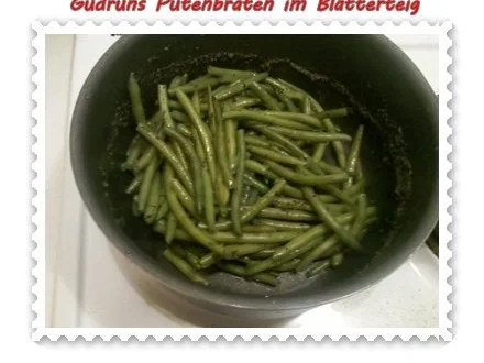 Gemüse: Putenbraten im Teigmantel mit Sesamsoße und grüne Bohnen im Schinkenmantel II - Rezept - Bild Nr. 5